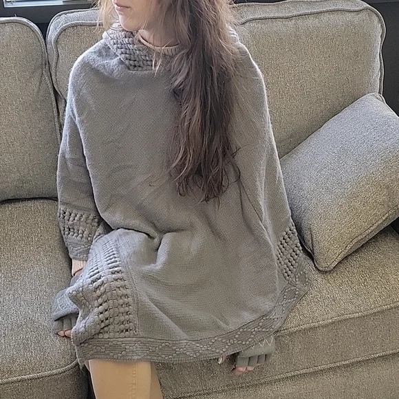 Steve Madden Hooded Grey Knit Poncho One Size 💥NWT😃 - Picture 3 of 4